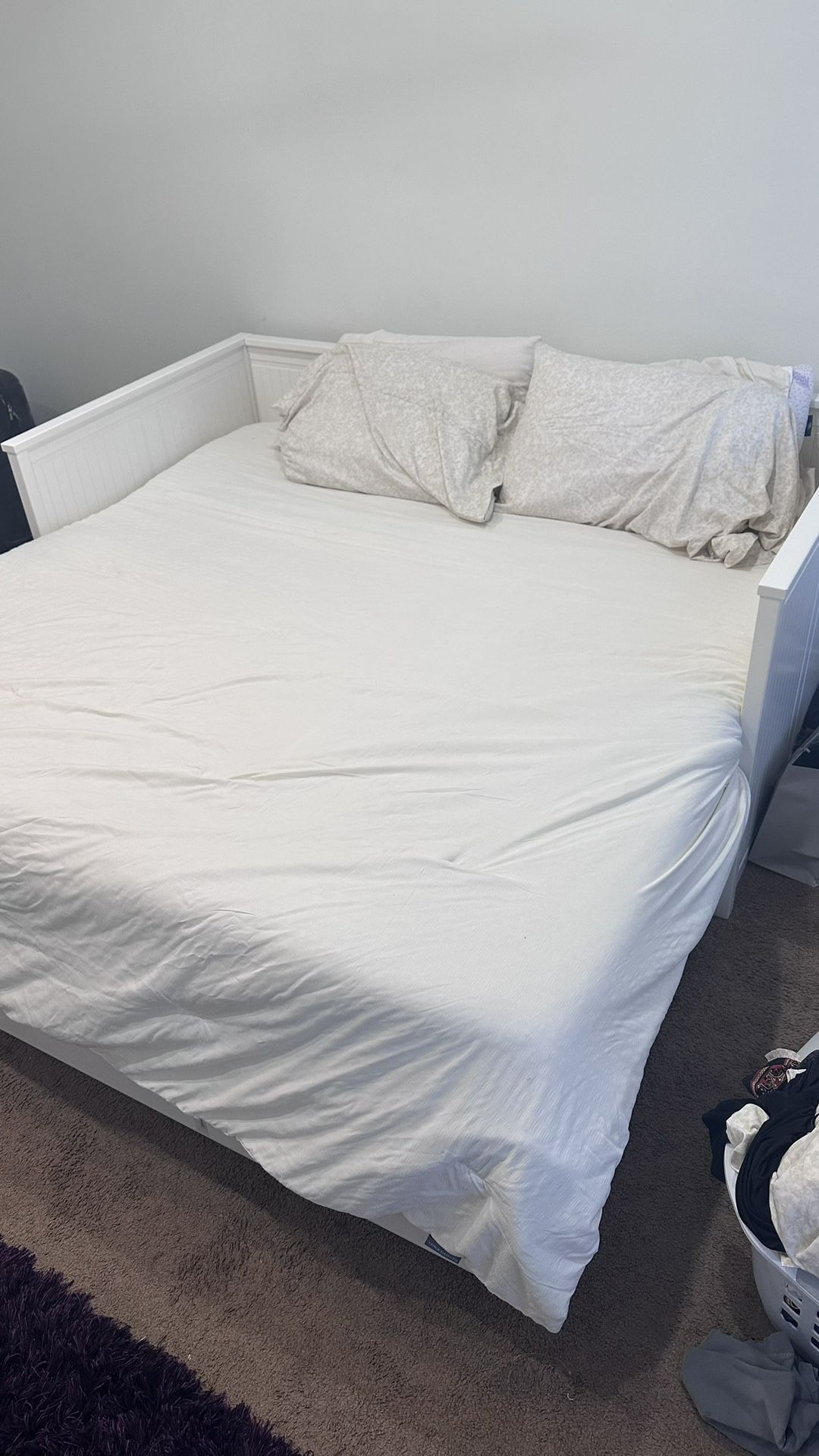 2 Twin Mattresses & Day Bed Frame With 3 Drawers