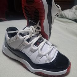 Jordan 11s Low 