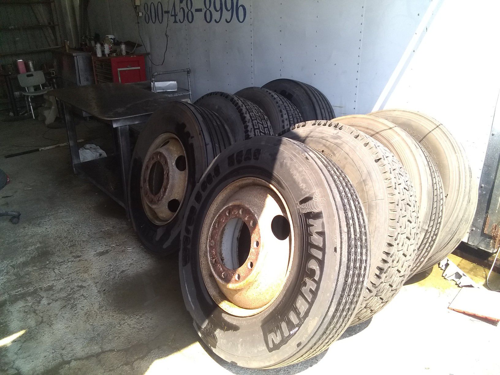 Semi trailer tires