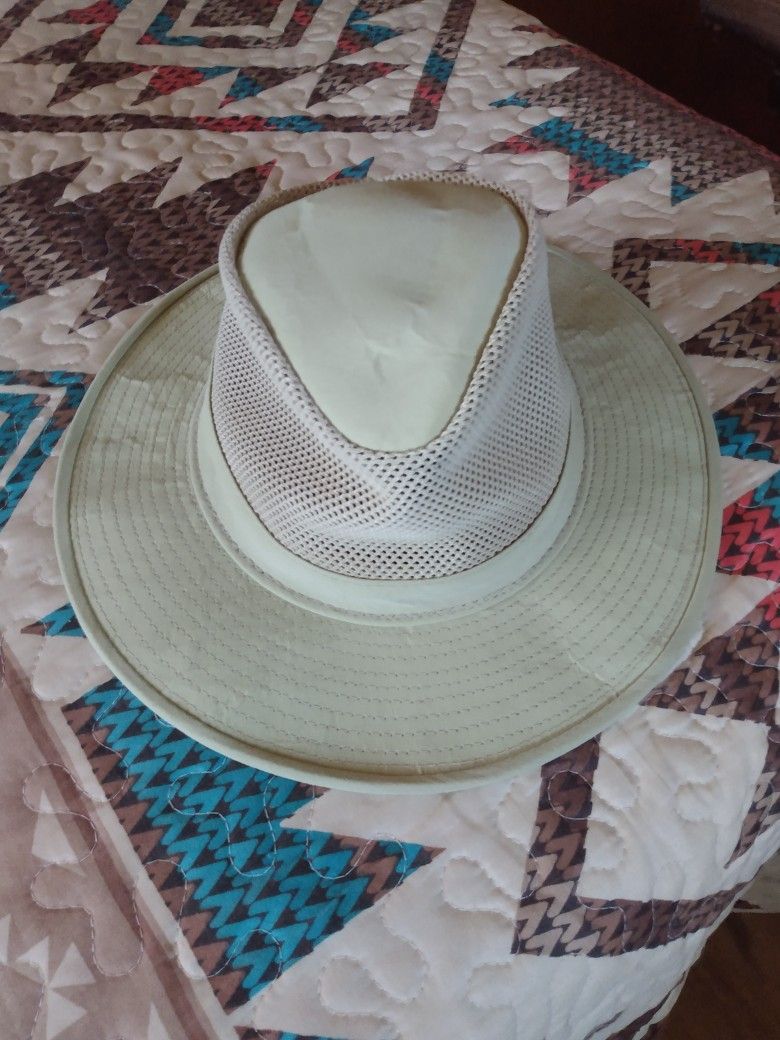 C C Style And Fashion. Size medium