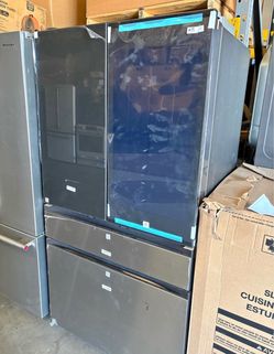 Samsung Bespoke 4-Door French Door Refrigerator Counter depth