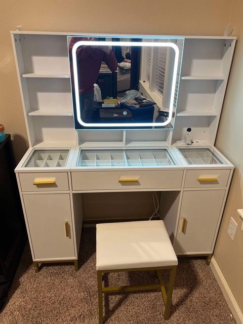 Vanity Make Up