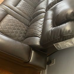  Couch with electric recliner 100% percent leather   CASH ZELLE OR APPLEPAY