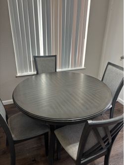 COUCH , TABLE AND BARSTOOLS
