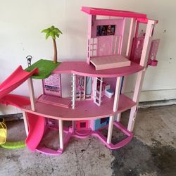 Barbie Dream House 