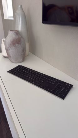 Arteck wireless keyboard (with free wireless mouse)