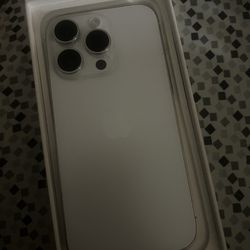 Apple Iphone Pro 256 GG Unlocked  Silver