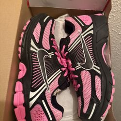 Nike Air Zoom Vomero 5 'Black Pink Blast'