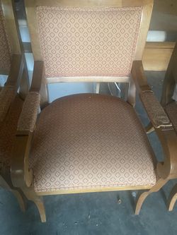 4 Chairs 