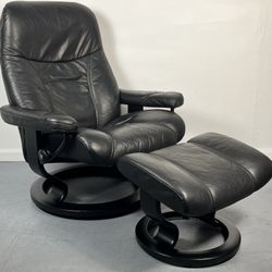 Ekornes Stressless Black Leather Recliner Chair Medium "Consul" Model MCM Vintage