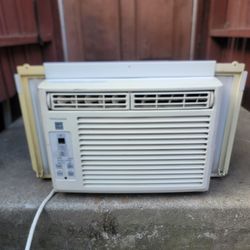 Frigidaire 5,000 BTU Air Conditionerr