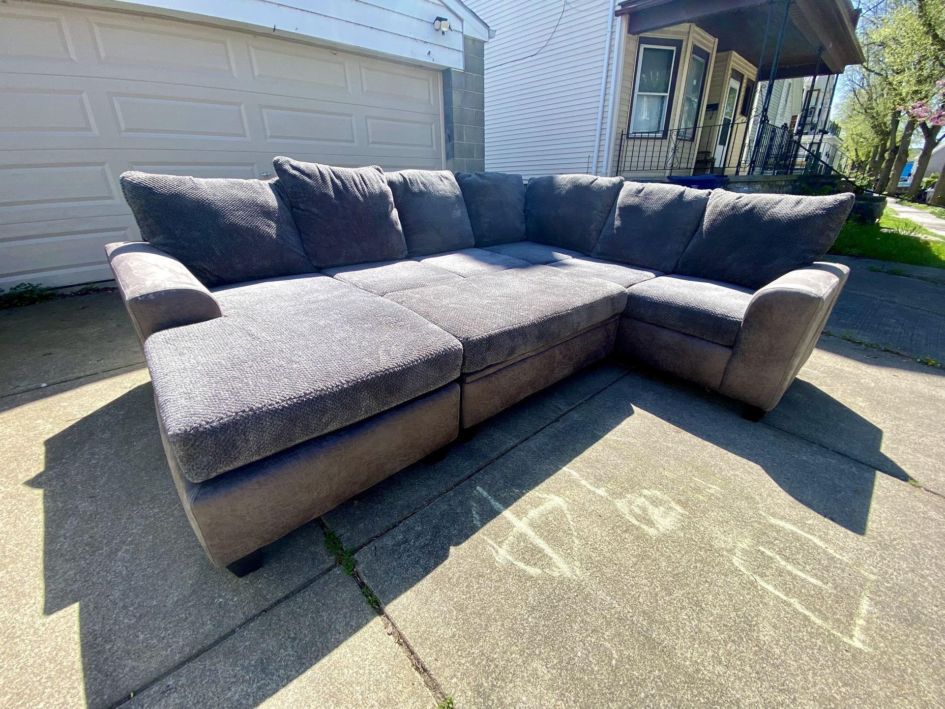 Couches/Sectionals/Sets(Free Local Delivery)