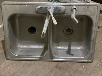 Stainless Steel Sink With Faucet 