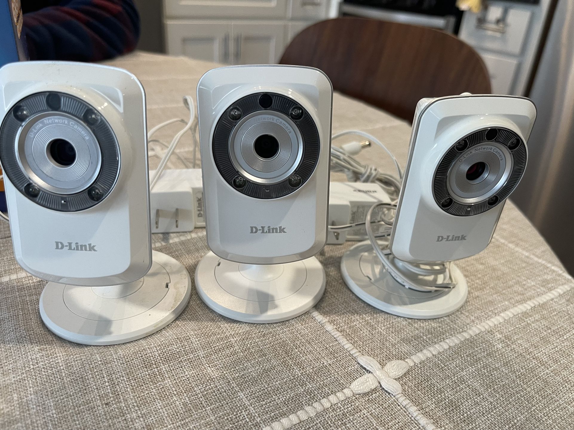 d'link dcs 933L indoor wireless camera