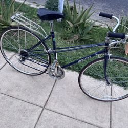 Vintage Nishiki Century road bike in good condition