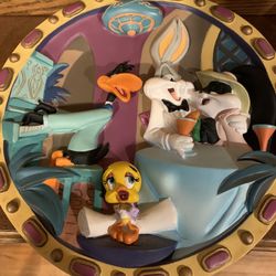 Vintage Warner Brothers 1996  carrotblanca  Looney Tuned 3 D Collectors Plate With Stand 8” Round  Limited  Edition colletor plates , in a scene from 