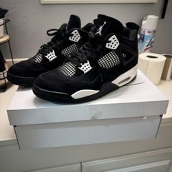 Jordan 4 White Thunders