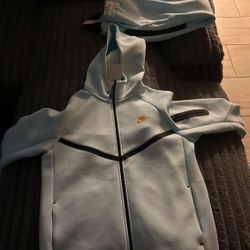 Nike Tech 