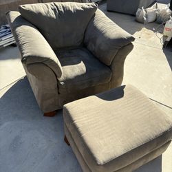Sofa Chair w/Ottoman