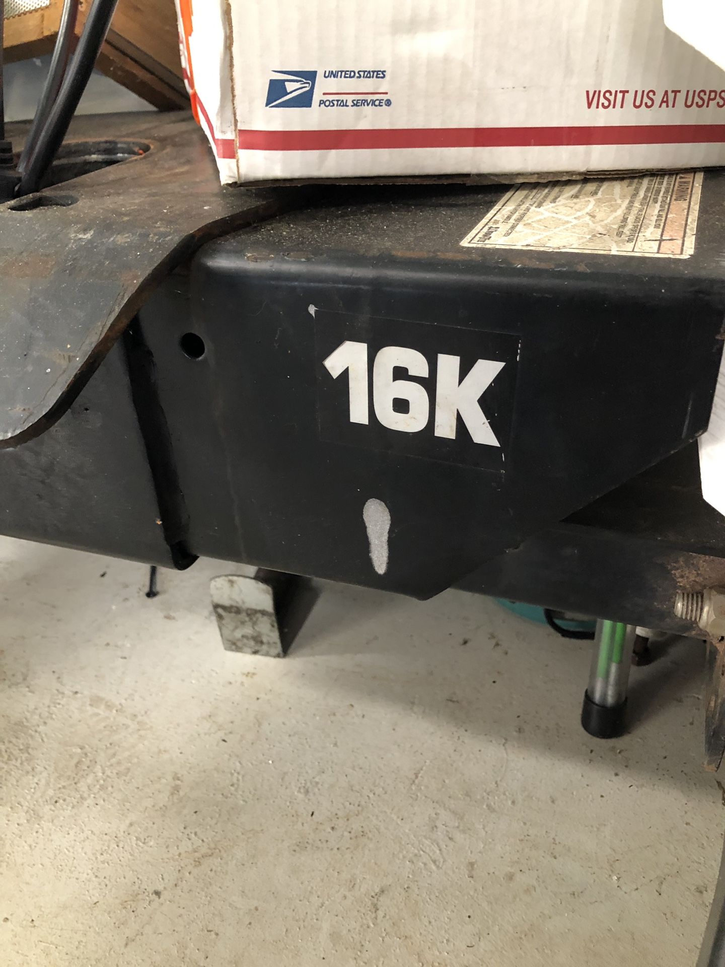 Fifth wheel hitch