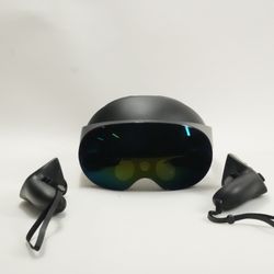 Meta Quest Pro 256GB Standalone All-in-One VR Headset DK94EC