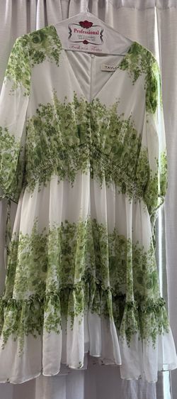 Women’s summer dress white with green-size 14