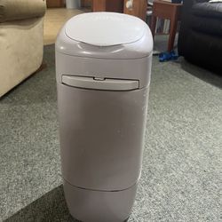 Litter Genie    FREE  (PENDING PICKUP)