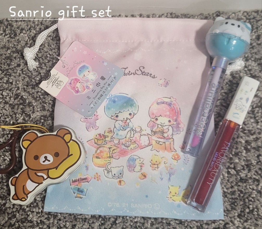 Hello Kitty And Friends Gift Set