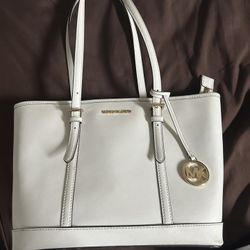 Michael Kors Jet Set Leather Tote Bag