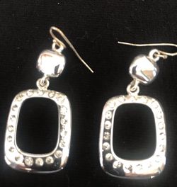 Earings with rhinestones