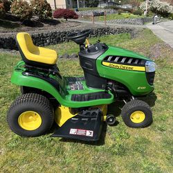 John Deere E100 Riding Mower