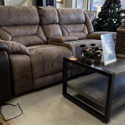 Hanton Heights Non-Power Reclining Loveseat 