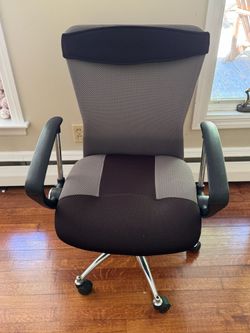 Flash Furniture Mindy Mid-Back Grey Mesh Swivel Task Office Chair with Adjustable Lumbar Support and Arms