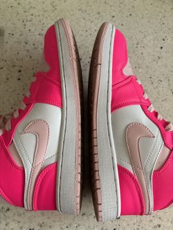 Jordan 1 Mid Fierce Pink | size 8 womens 