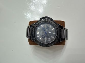 GUESS Black Watch – Blue Accents