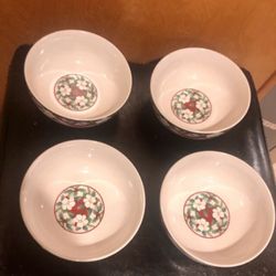 Pfaltzgraff Yuletide 2 sets of 4 soup bowls NIB