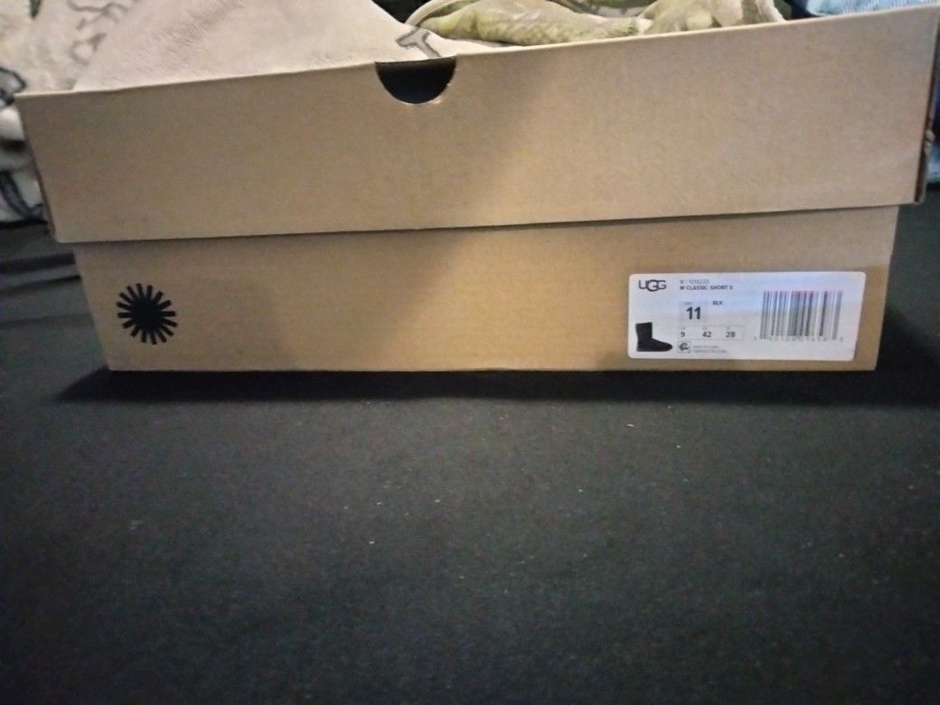 UGGs Black Size 11