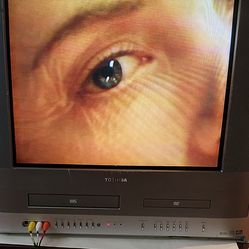 20" CRT TV VCR VHS/DVD player Combo model 2004