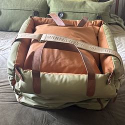 New Funny Fuzzy Urban Voyager Sage Green Car Seat Booster Pet Bed