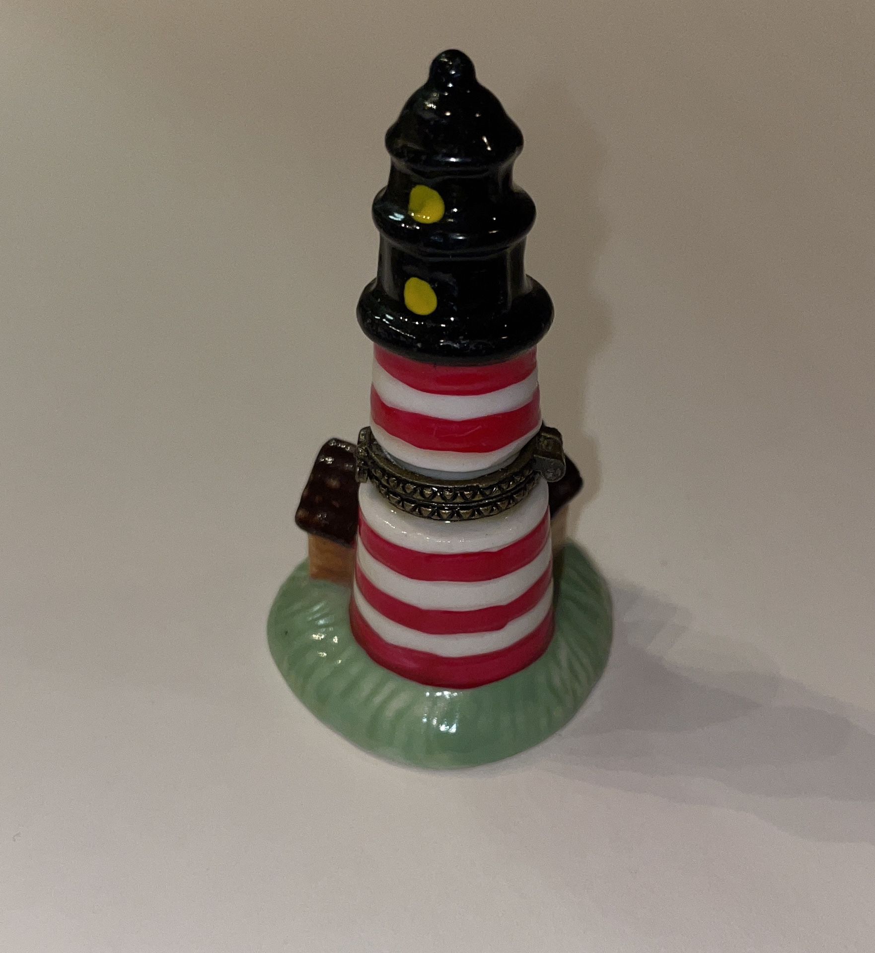 COLORFUL RED & WHITE PORCELAIN LIGHTHOUSE TRINKET BOX  3" TALL