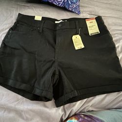 Levi’s Women Mid Length Short 
