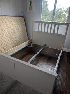 Ikea Hemnes (21872) White Wood Full Bed Frame with Skorva Support