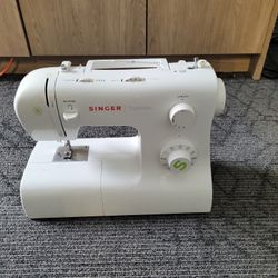 Singer Tradition 2277 Sewing Machine