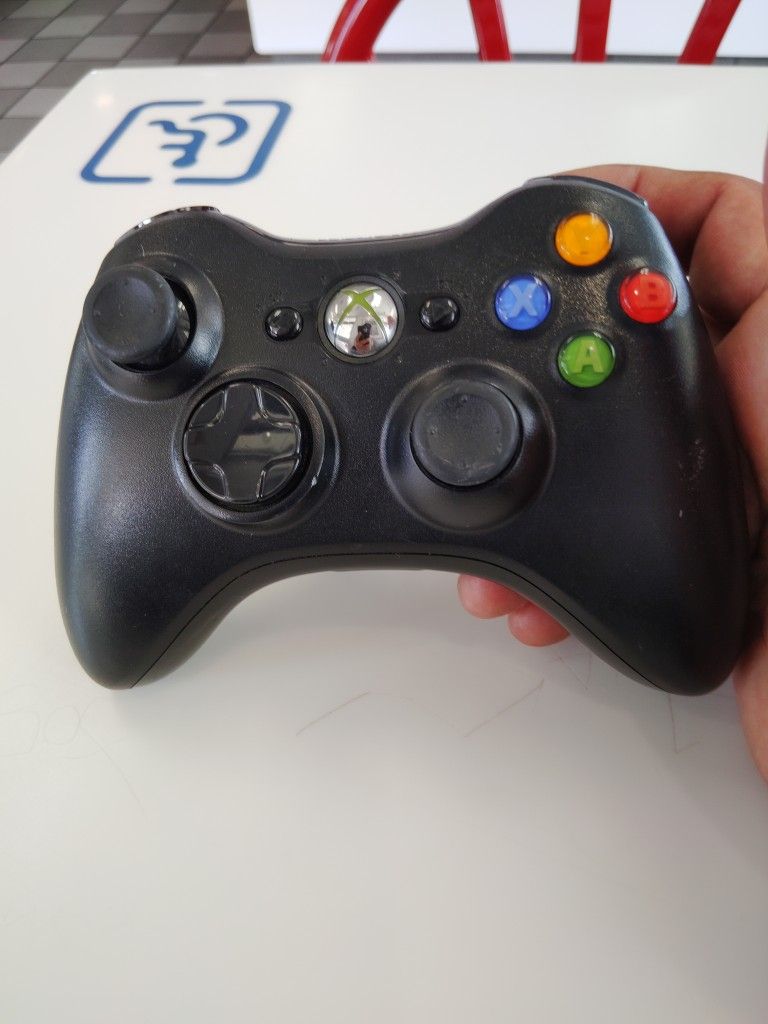 Xbox 360 Wireless. Needs Batteries. $20 Cash