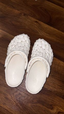 crocs men6 woman 8   NEW