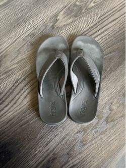 Flojos Men’s Flip-Flops Size 9