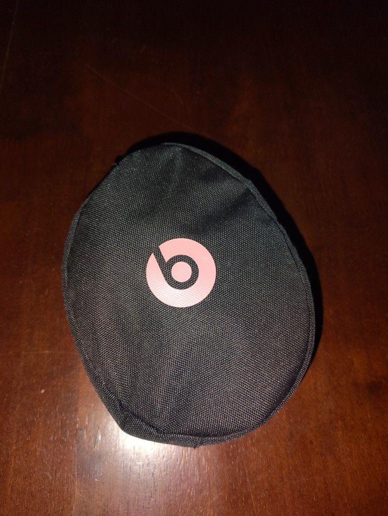 Beats Solo 3 Great Condition Rose Gold Head Phones
