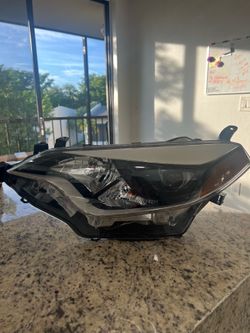 Headlamp left Corolla 2014 / 2017