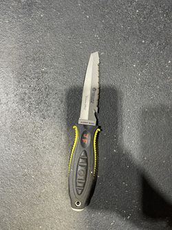 Wenoka 4” Serrated Titanium Dive Knife – Yellow