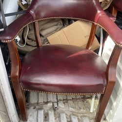 4 Perfect Good Leather Chairs 